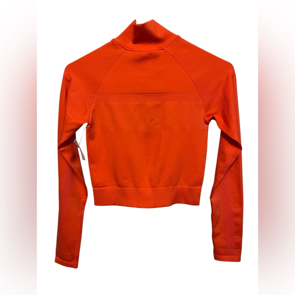 Fabletics Seamless Cropped Zip Up Jacket - image 7